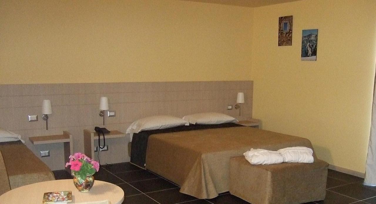 Tus'Hotel Castel di Tusa Dış mekan fotoğraf